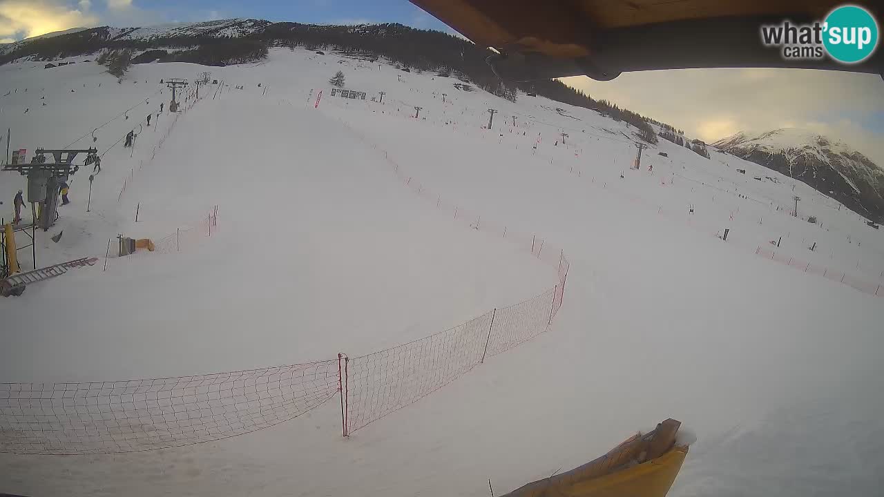 Livigno webcam – view on Livigno Ski School area – LivignoGO