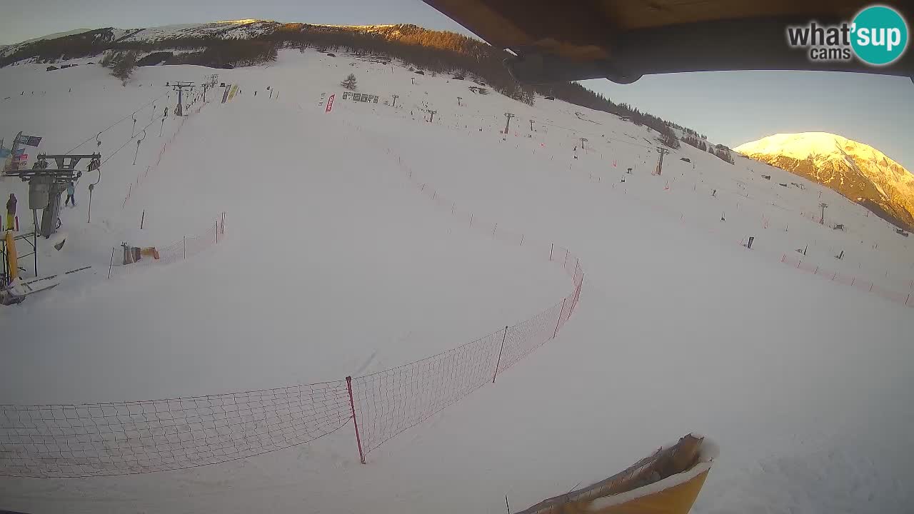 Livigno live webcam – view on Livigno Ski School area – LivignoGO