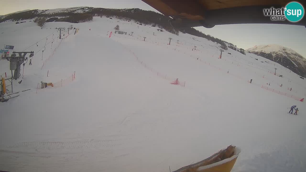 Livigno webcam – view on Livigno Ski School area – LivignoGO