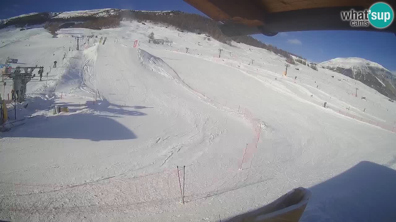 Livigno live webcam – view on Livigno Ski School area – LivignoGO