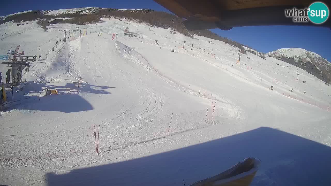 Livigno live webcam – view on Livigno Ski School area – LivignoGO