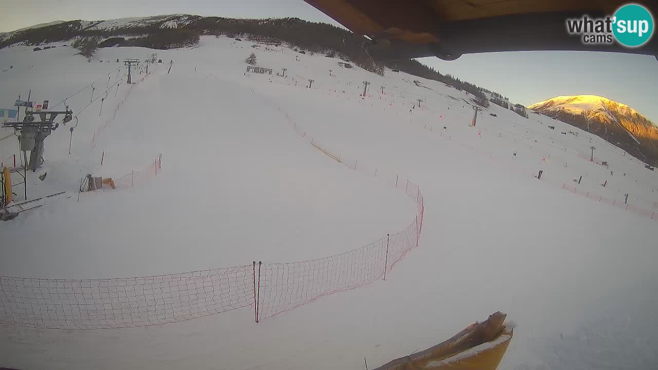 Livigno live webcam – view on Livigno Ski School area – LivignoGO