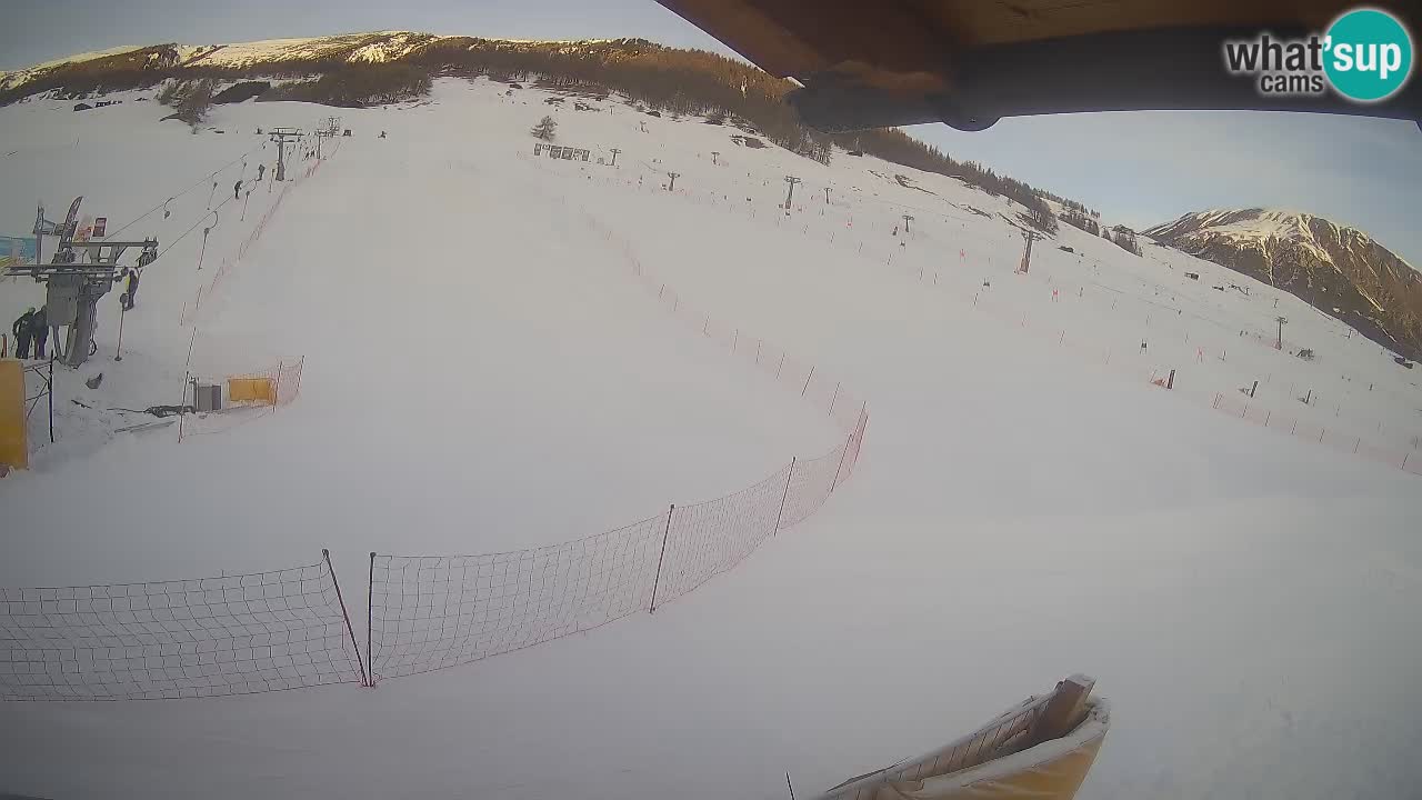 Livigno webcam – view on Livigno Ski School area – LivignoGO