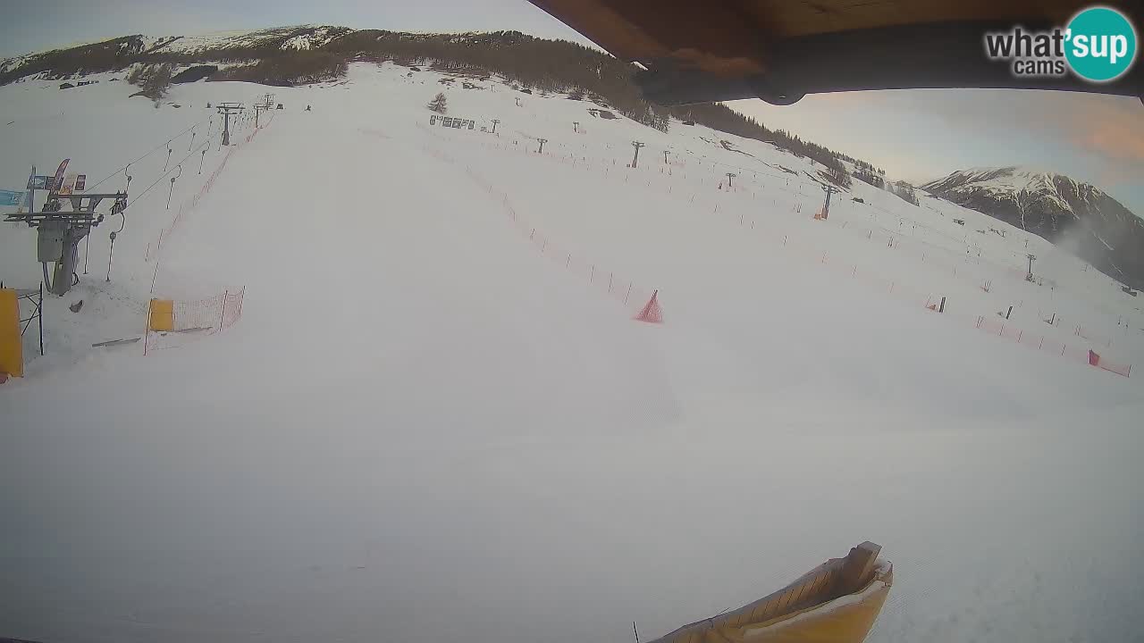 Livigno live webcam – view on Livigno Ski School area – LivignoGO