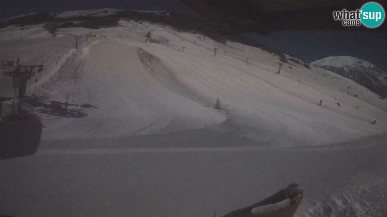 Livigno live webcam – view on Livigno Ski School area – LivignoGO