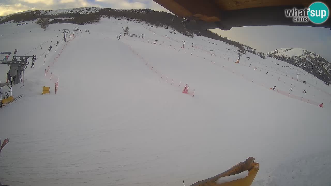 Livigno live webcam – view on Livigno Ski School area – LivignoGO