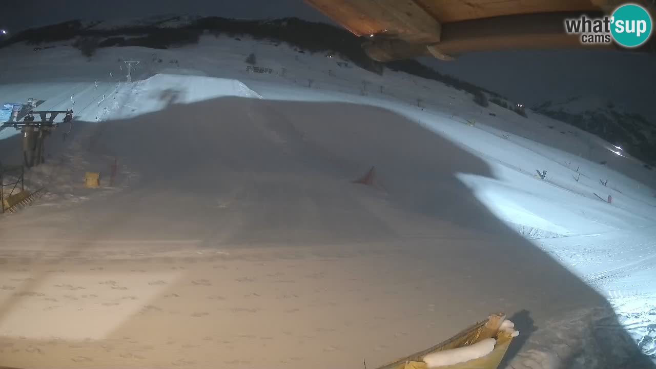 Livigno live webcam – view on Livigno Ski School area – LivignoGO