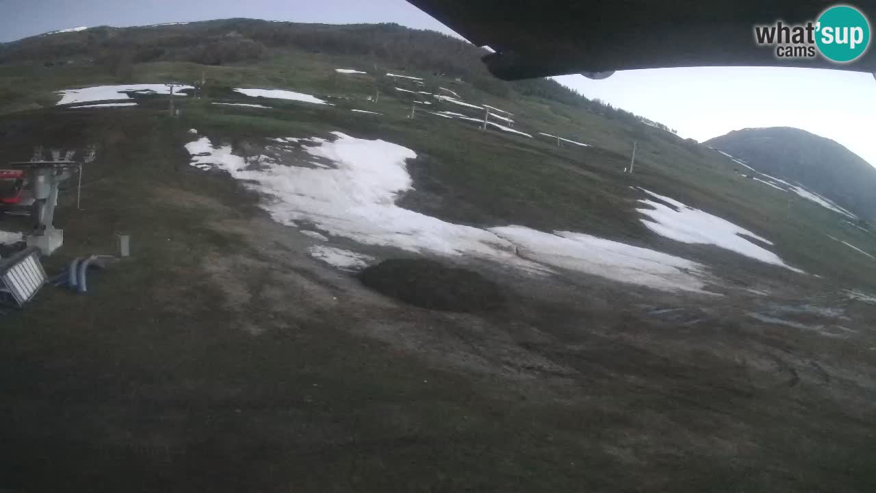 Livigno live webcam – view on Livigno Ski School area – LivignoGO