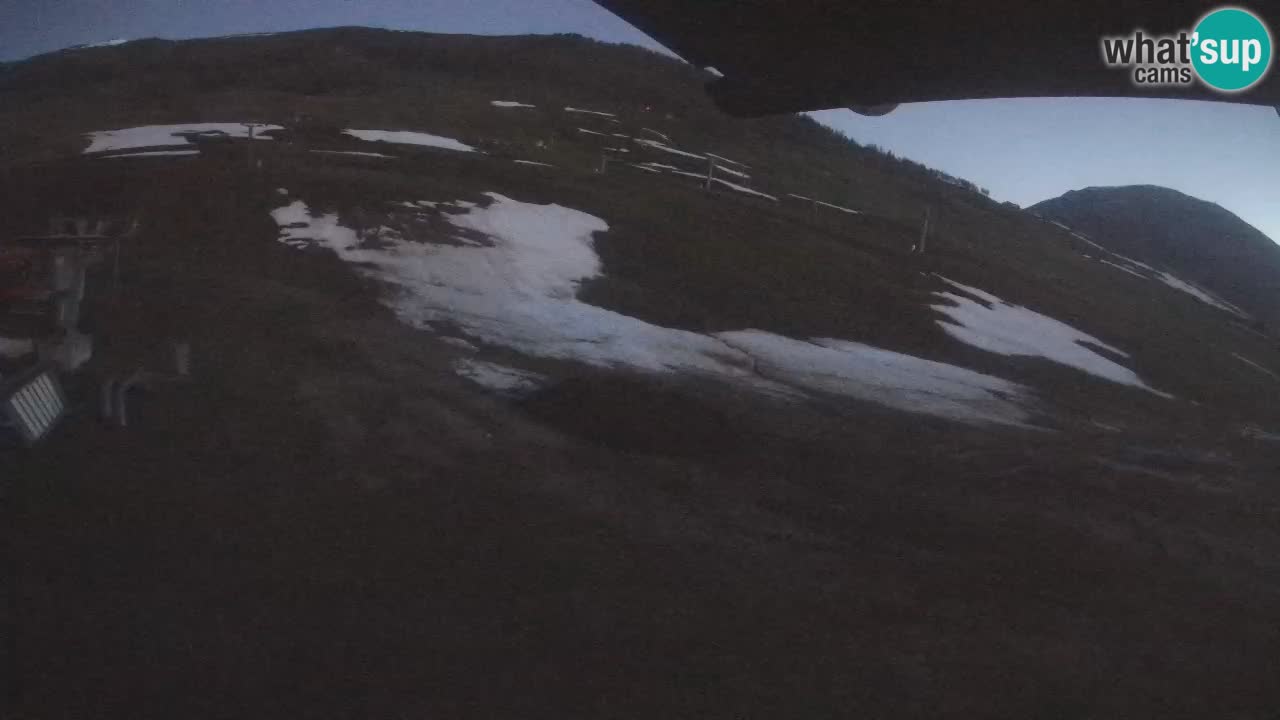 Livigno live webcam – view on Livigno Ski School area – LivignoGO