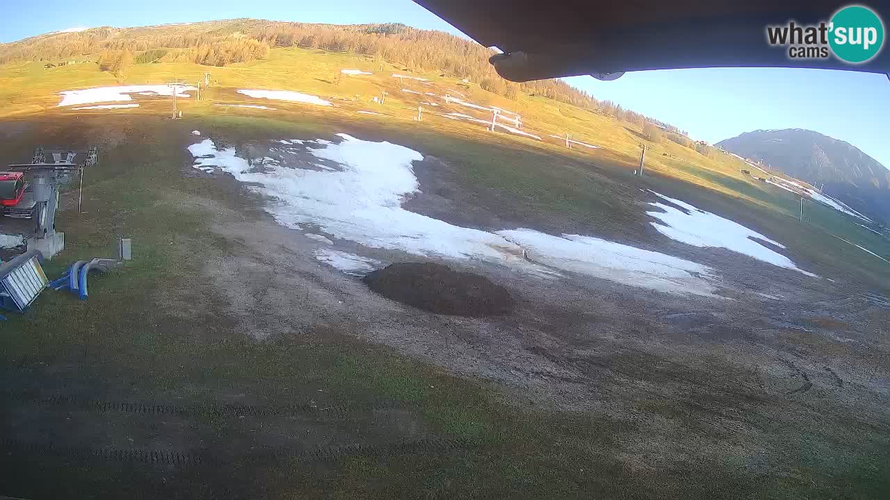 Livigno webcam – view on Livigno Ski School area – LivignoGO