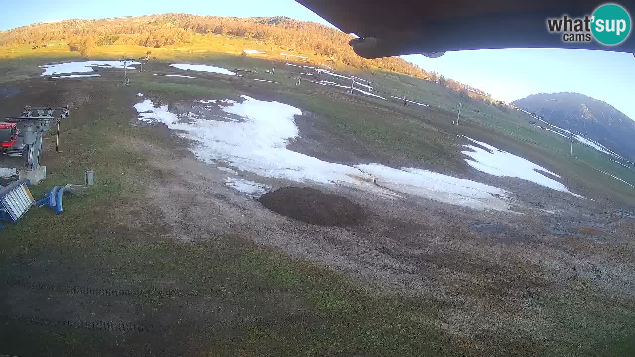 Livigno live webcam – view on Livigno Ski School area – LivignoGO