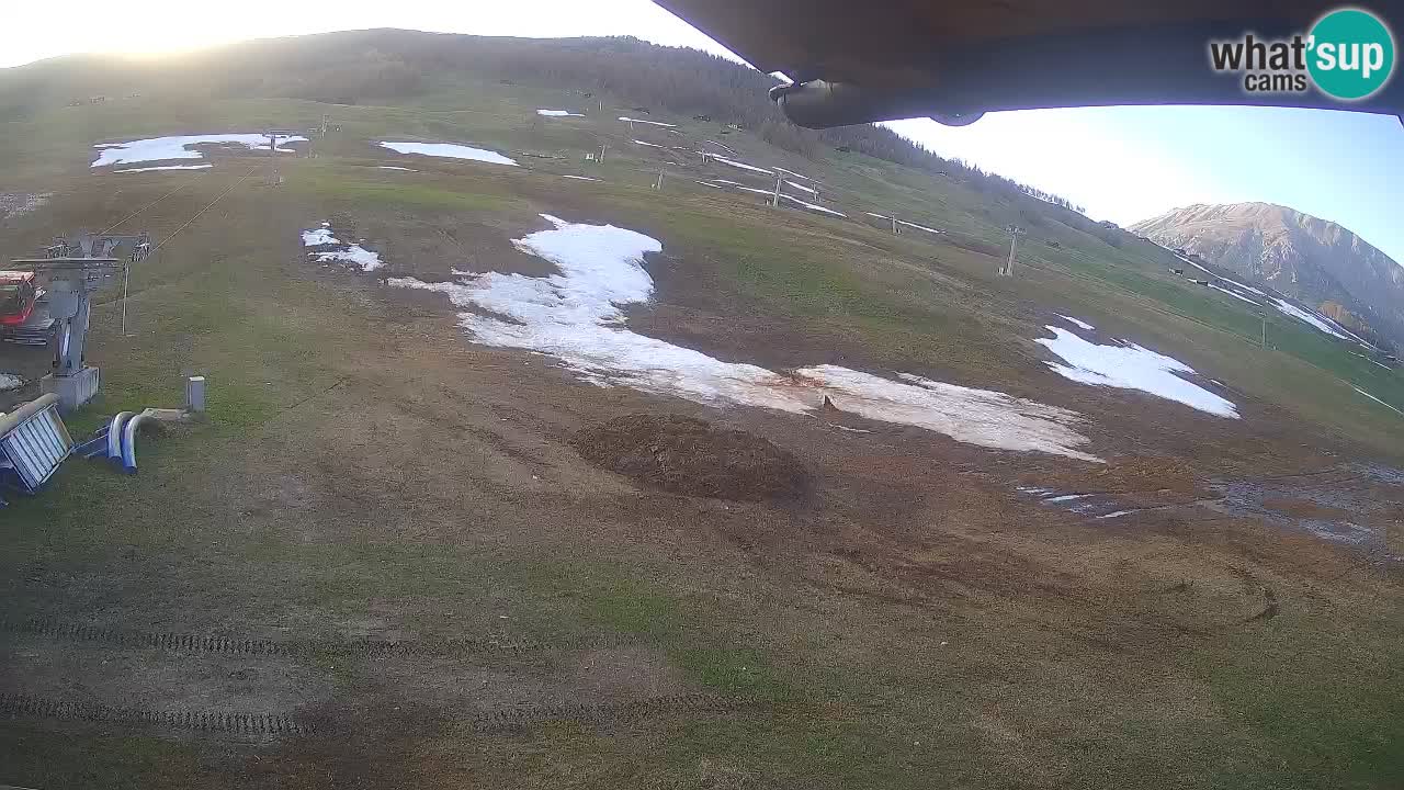 Livigno live webcam – view on Livigno Ski School area – LivignoGO