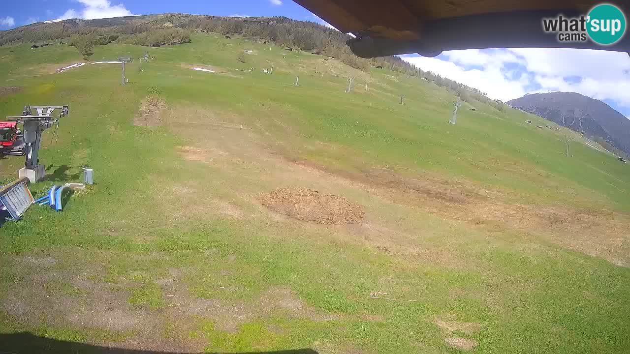 Livigno live webcam – view on Livigno Ski School area – LivignoGO