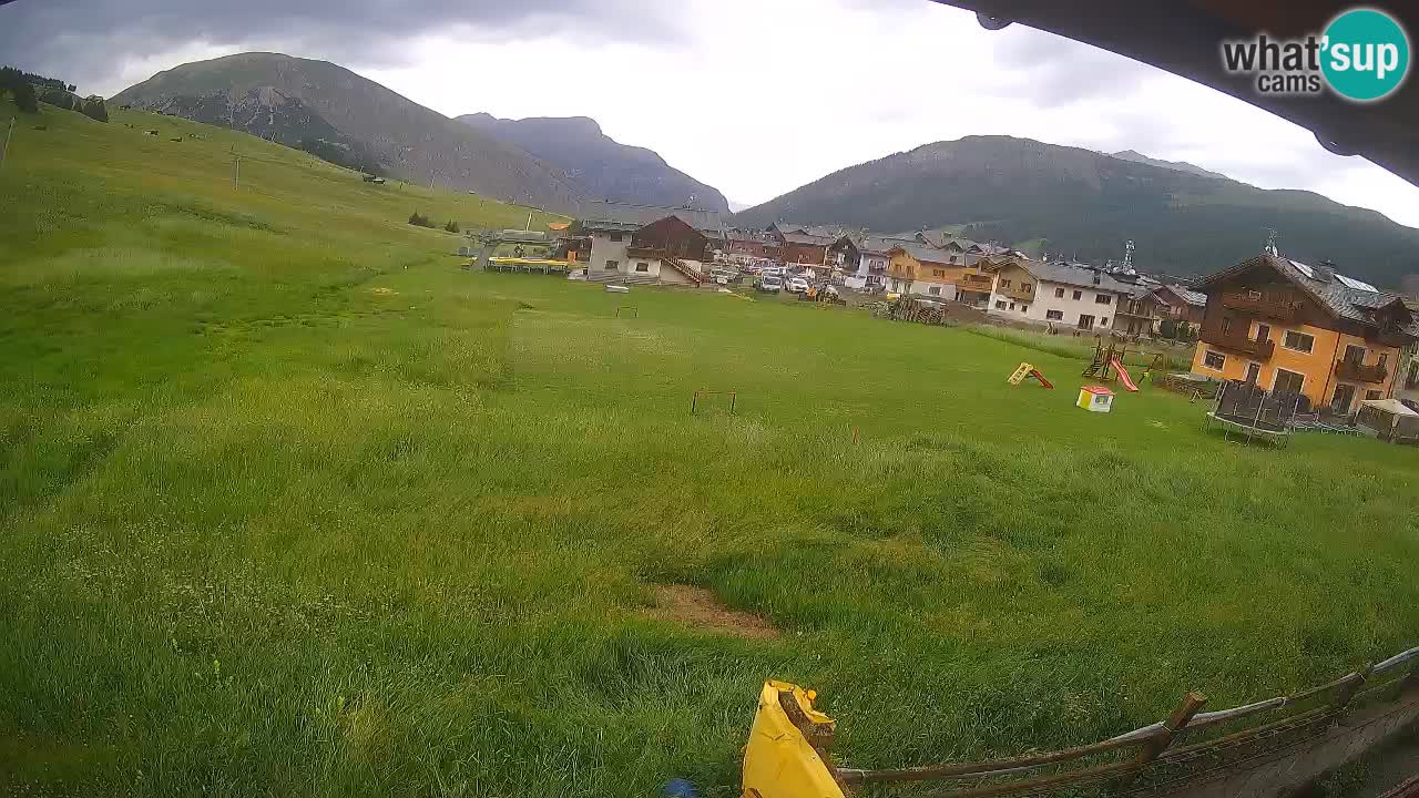Livigno live webcam – view on Livigno Ski School area – LivignoGO