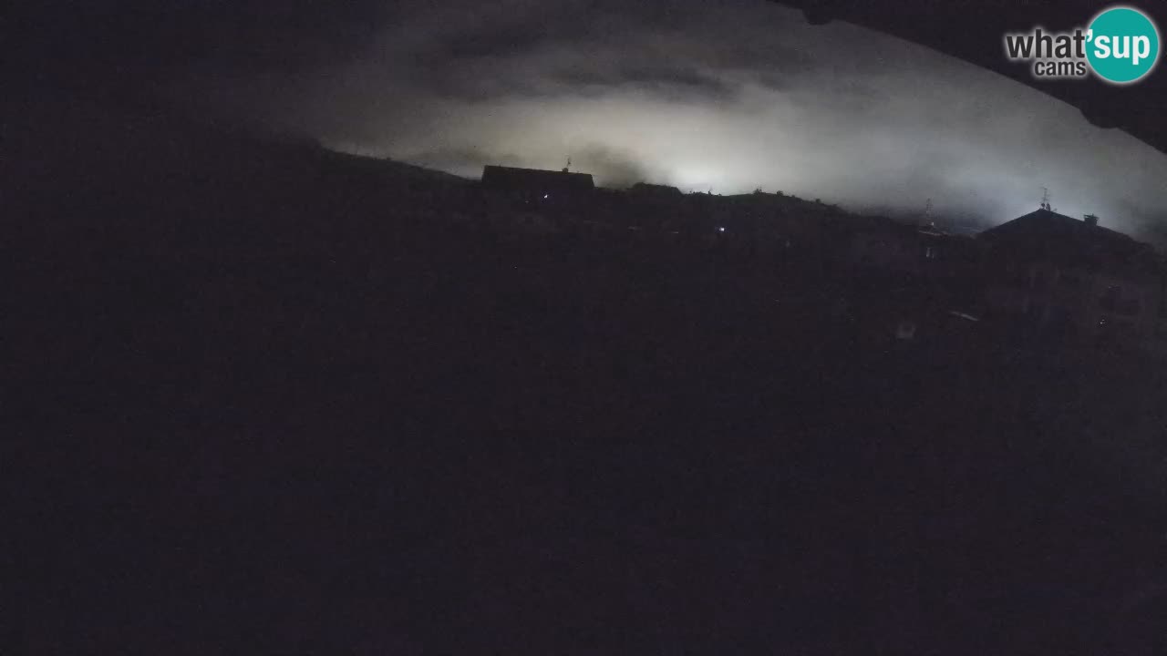 Livigno webcam – view on Livigno Ski School area – LivignoGO