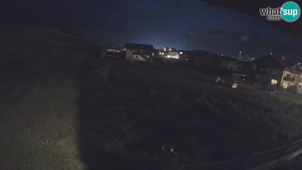 Livigno live webcam – view on Livigno Ski School area – LivignoGO