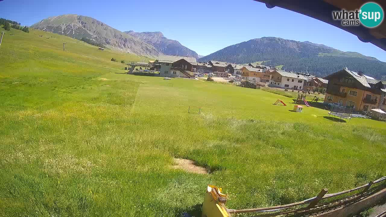 Livigno live webcam – view on Livigno Ski School area – LivignoGO