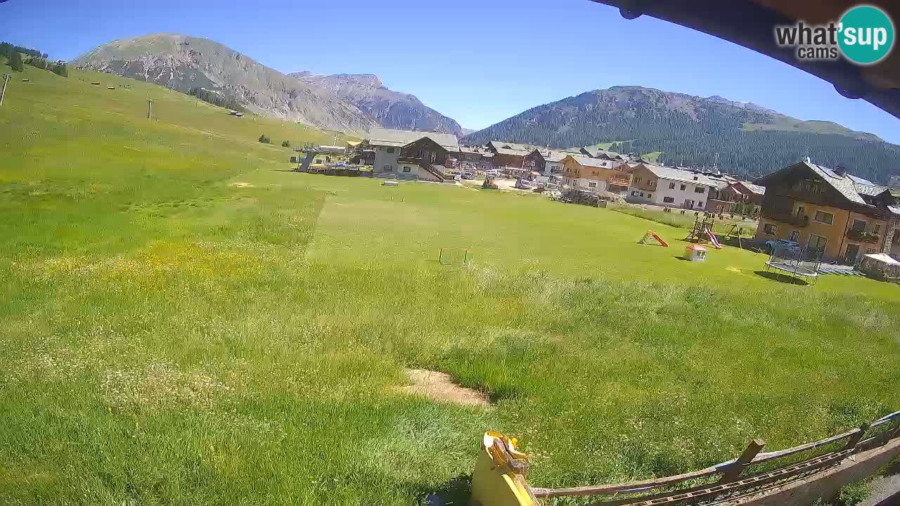 Livigno live webcam – view on Livigno Ski School area – LivignoGO