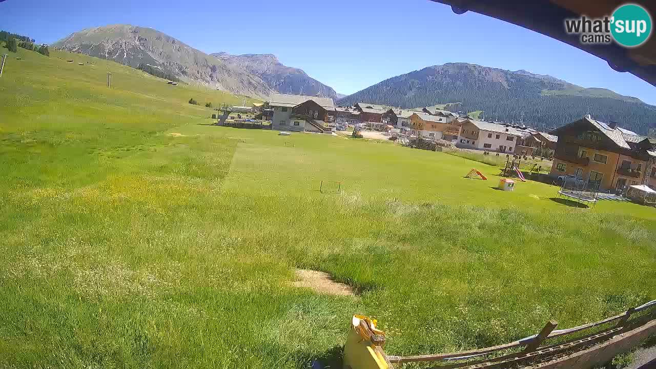 Livigno live webcam – view on Livigno Ski School area – LivignoGO