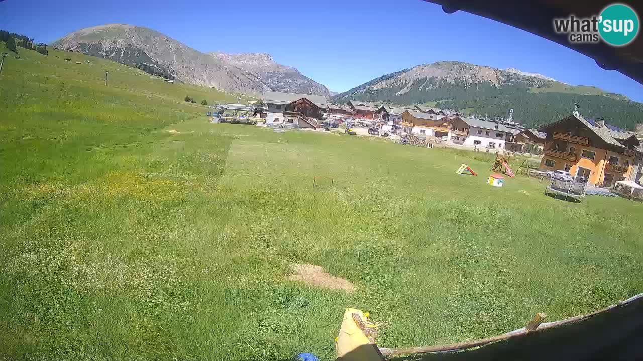 Livigno live webcam – view on Livigno Ski School area – LivignoGO