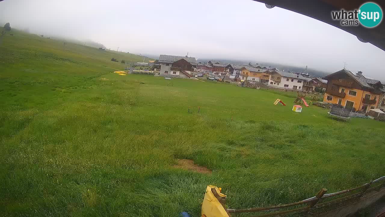 Livigno live webcam – view on Livigno Ski School area – LivignoGO