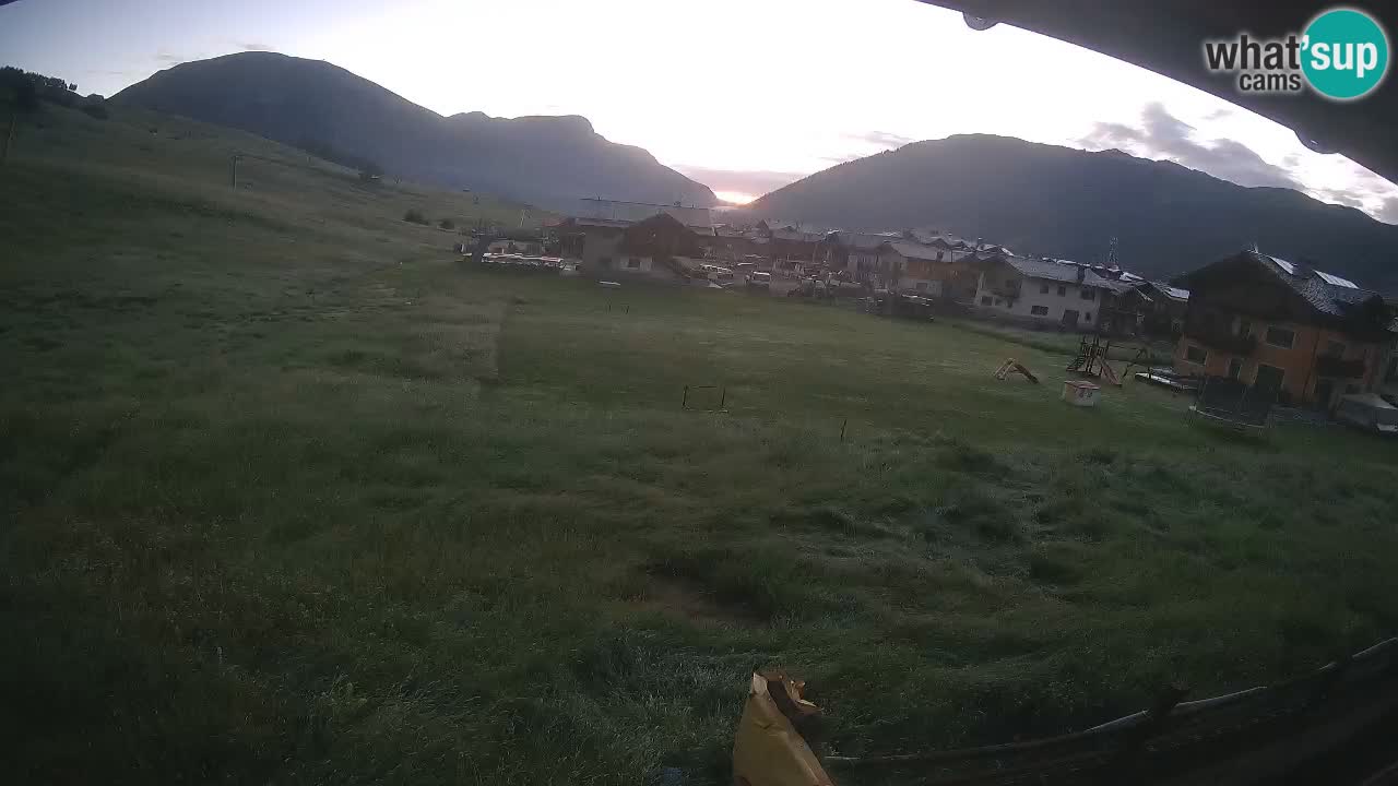 Livigno live webcam – view on Livigno Ski School area – LivignoGO