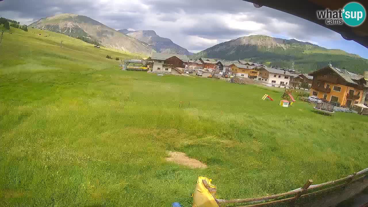 Livigno webcam – view on Livigno Ski School area – LivignoGO