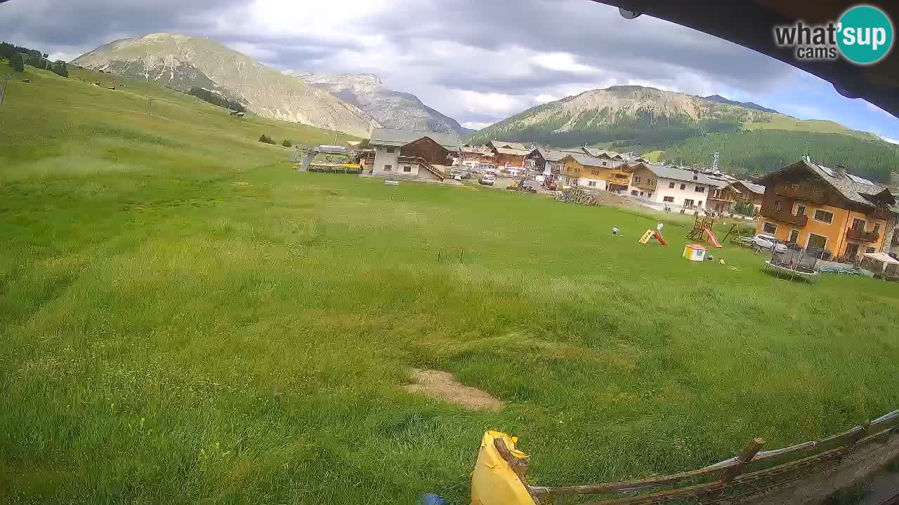 Livigno webcam – view on Livigno Ski School area – LivignoGO