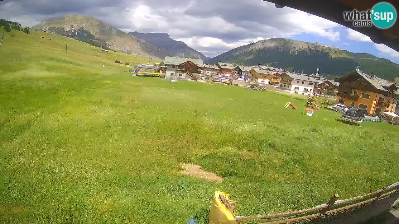 Livigno webcam – view on Livigno Ski School area – LivignoGO
