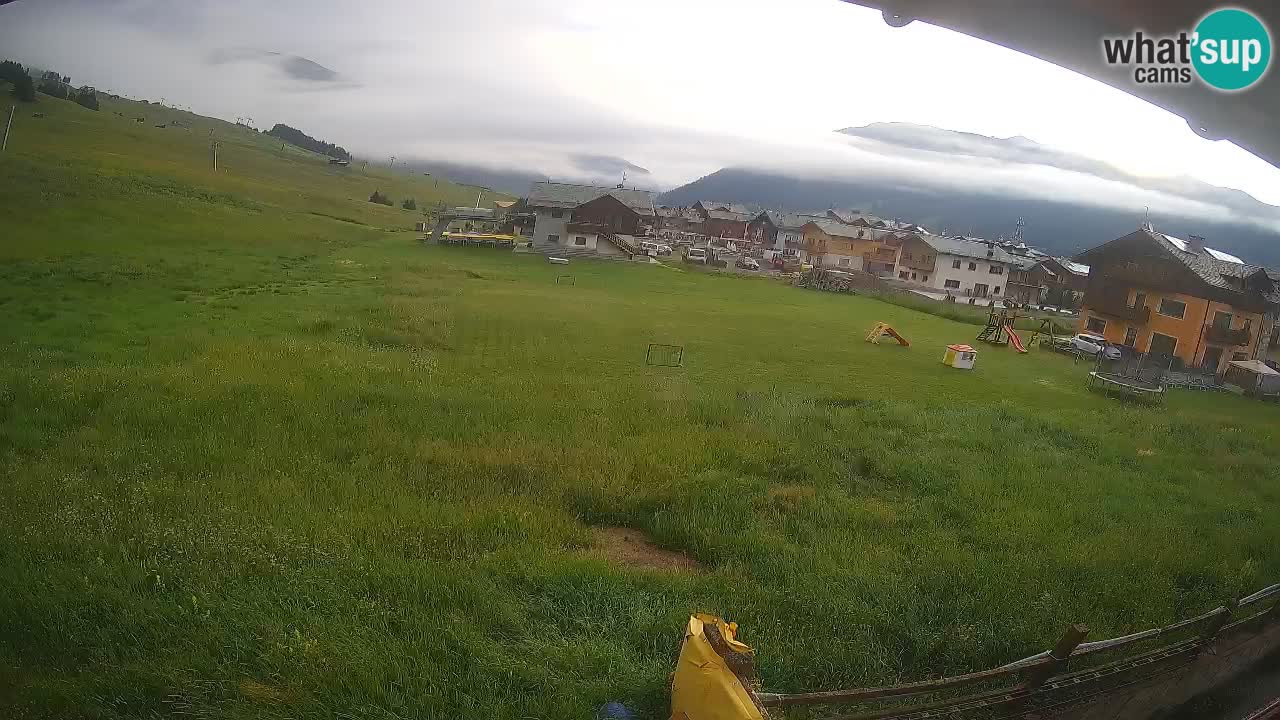 Livigno live webcam – view on Livigno Ski School area – LivignoGO