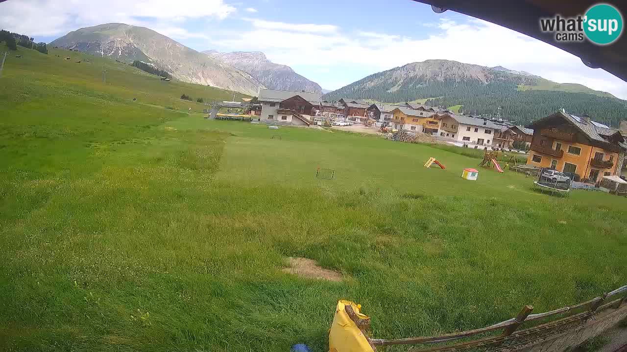 Livigno webcam – view on Livigno Ski School area – LivignoGO