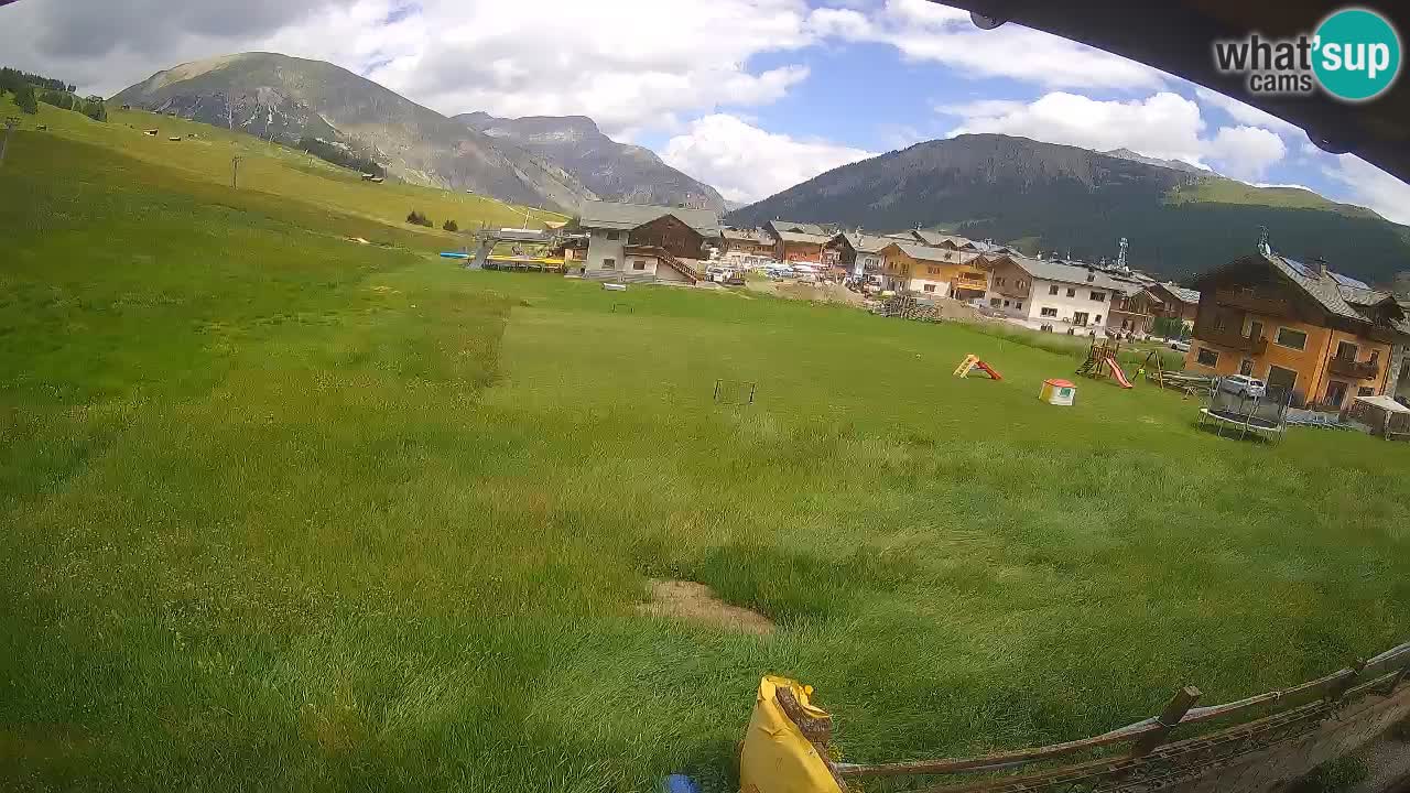 Livigno webcam – view on Livigno Ski School area – LivignoGO