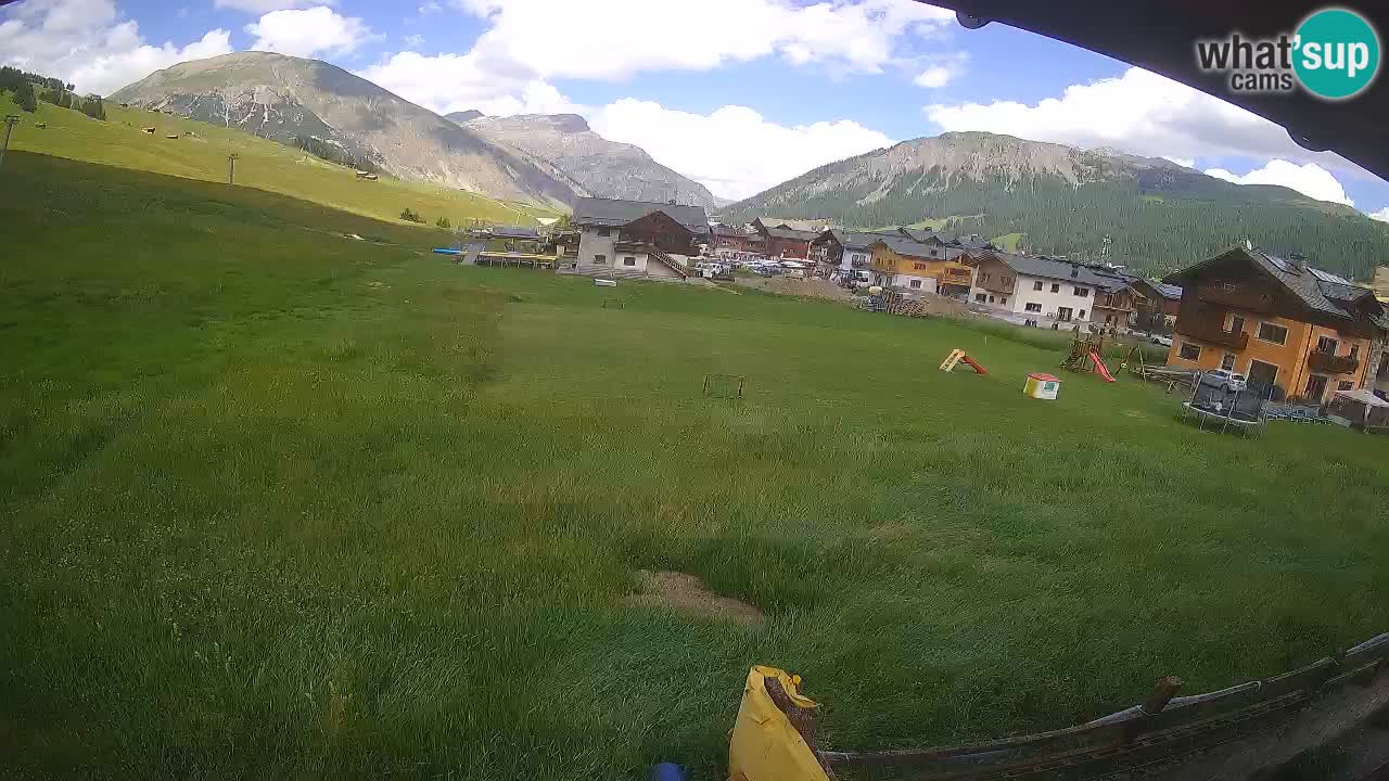 Livigno live webcam – view on Livigno Ski School area – LivignoGO