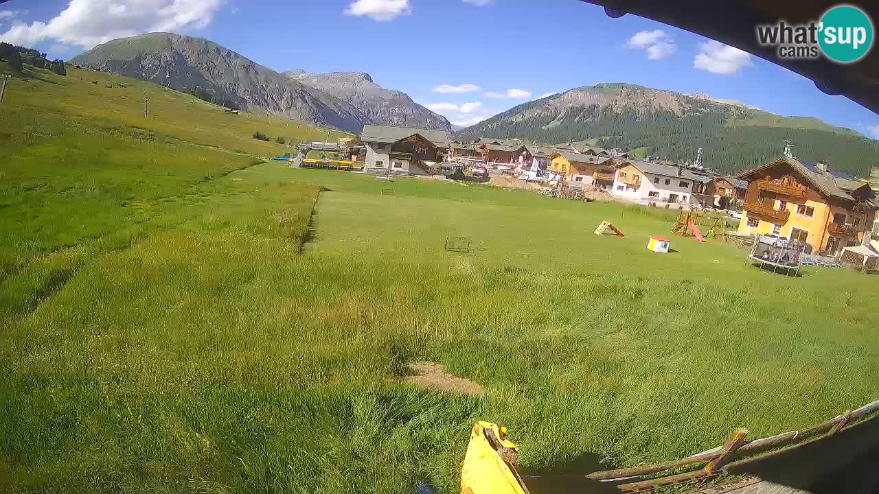 Livigno live webcam – view on Livigno Ski School area – LivignoGO