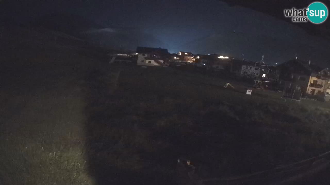 Livigno live webcam – view on Livigno Ski School area – LivignoGO