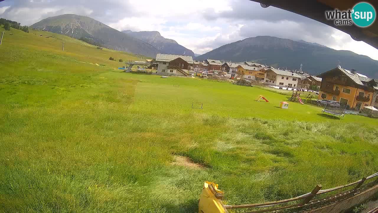 Livigno live webcam – view on Livigno Ski School area – LivignoGO