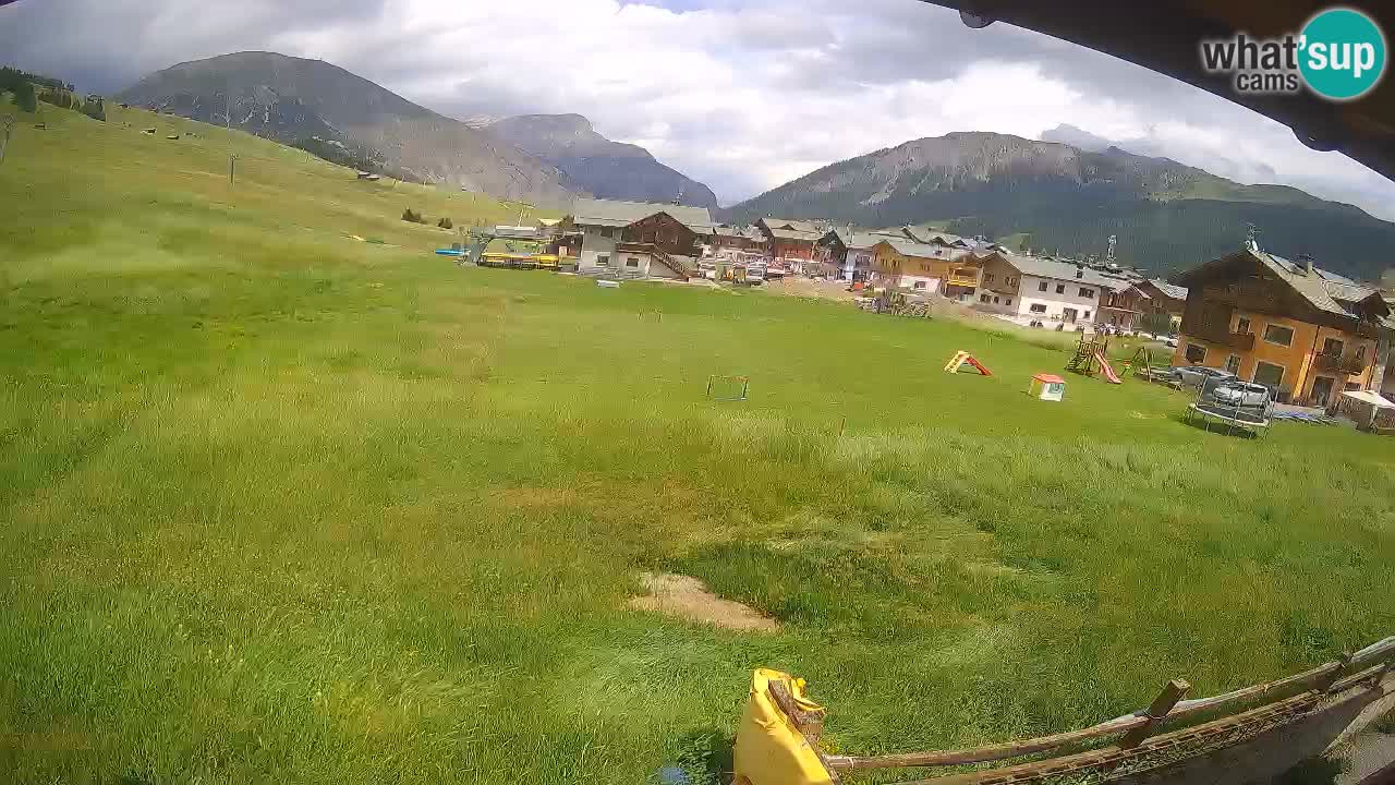 Livigno webcam – view on Livigno Ski School area – LivignoGO