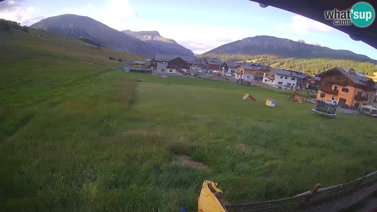 Livigno live webcam – view on Livigno Ski School area – LivignoGO
