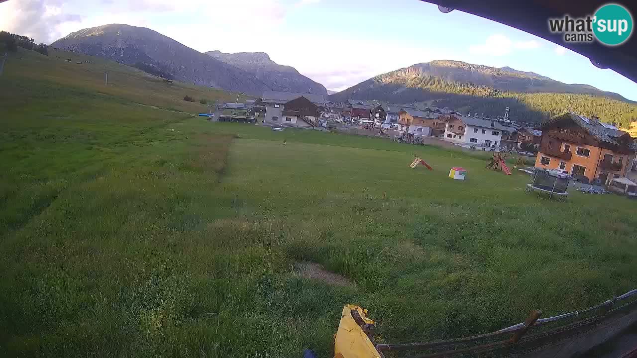 Livigno webcam – view on Livigno Ski School area – LivignoGO