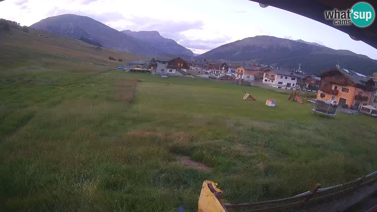 Livigno live webcam – view on Livigno Ski School area – LivignoGO