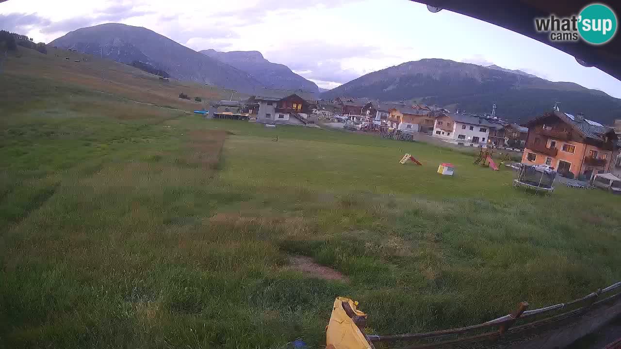 Livigno live webcam – view on Livigno Ski School area – LivignoGO