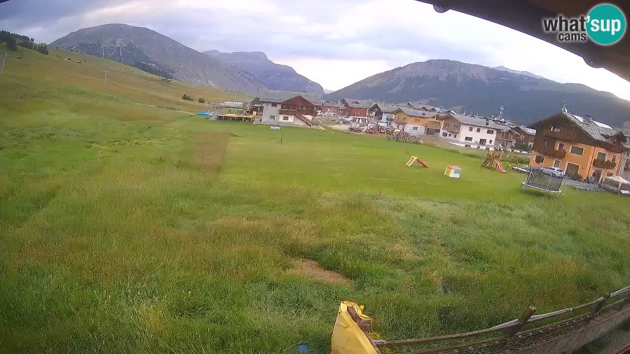 Livigno webcam – view on Livigno Ski School area – LivignoGO