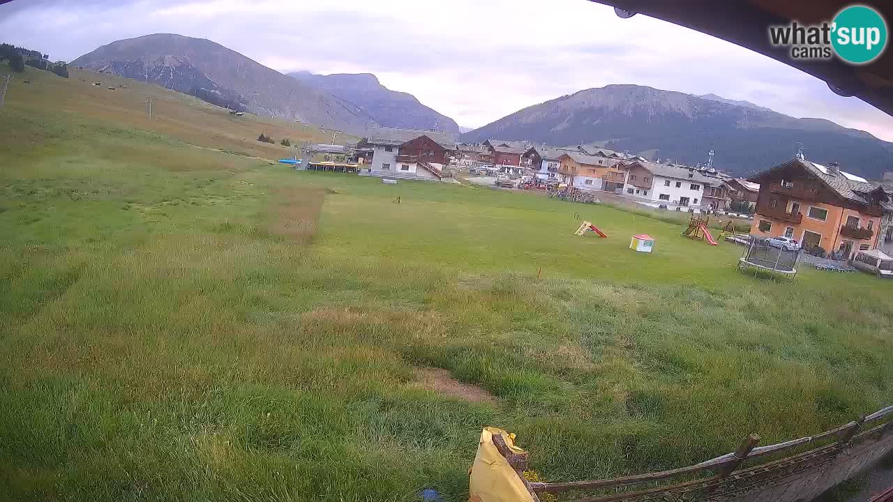 Livigno webcam – view on Livigno Ski School area – LivignoGO
