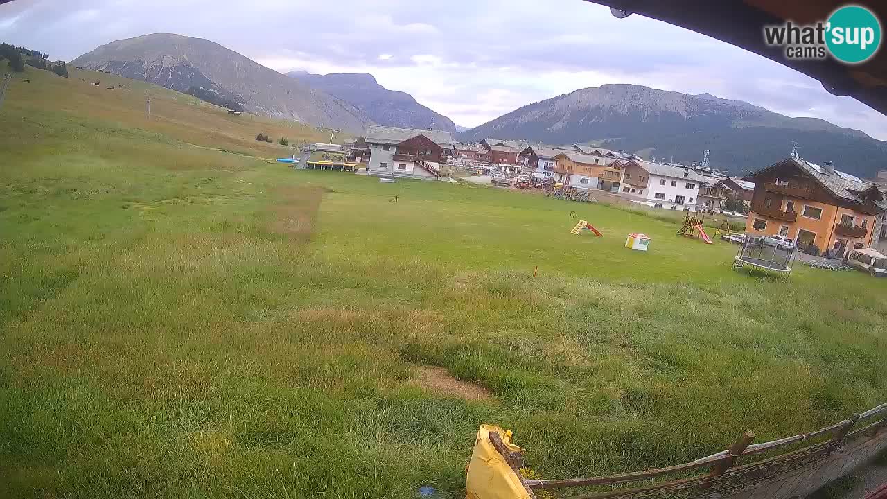 Livigno webcam – view on Livigno Ski School area – LivignoGO