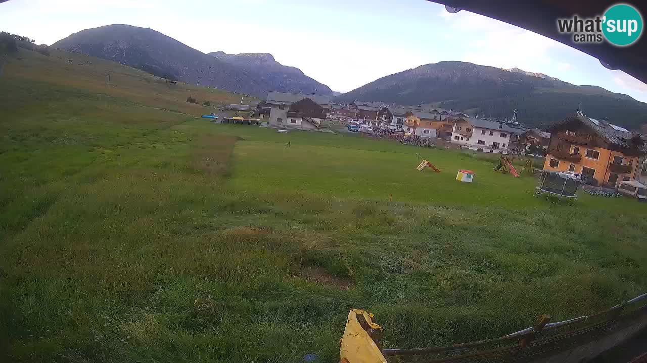 Livigno live webcam – view on Livigno Ski School area – LivignoGO