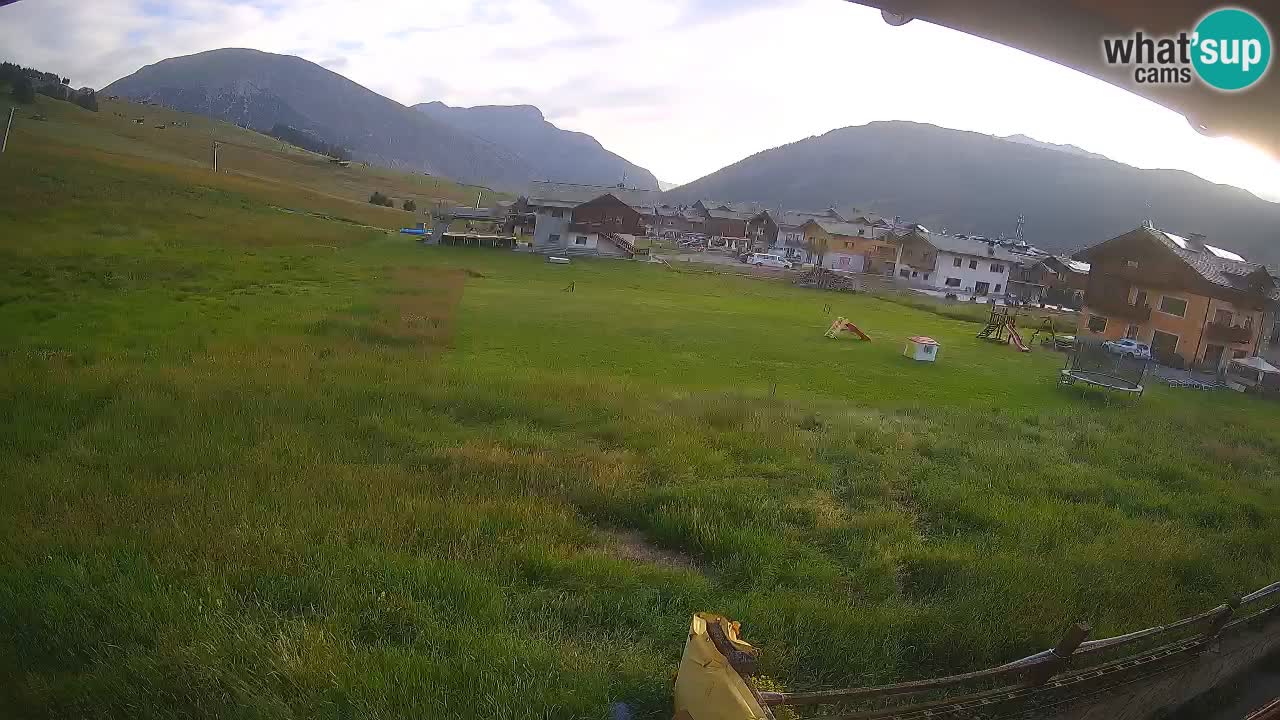 Livigno live webcam – view on Livigno Ski School area – LivignoGO