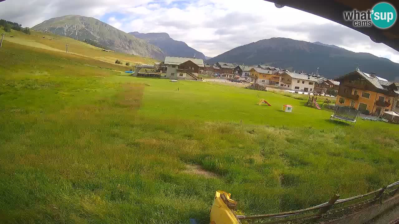 Livigno live webcam – view on Livigno Ski School area – LivignoGO