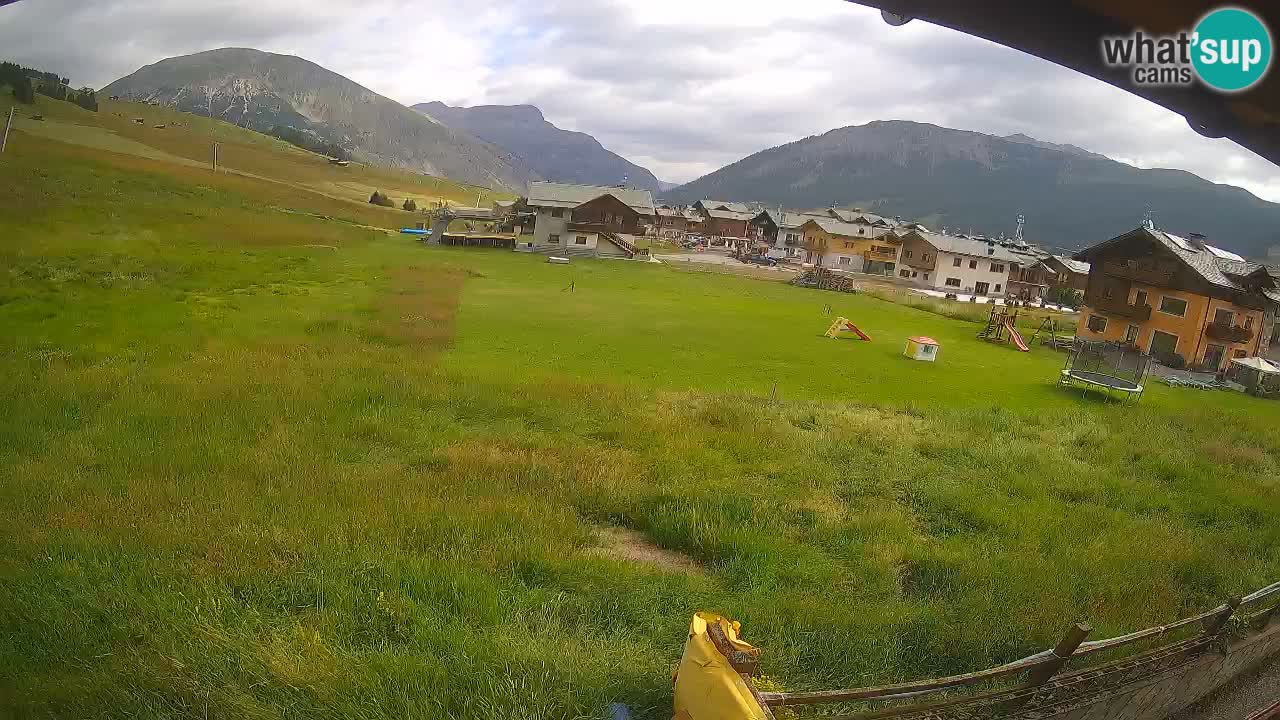 Livigno live webcam – view on Livigno Ski School area – LivignoGO