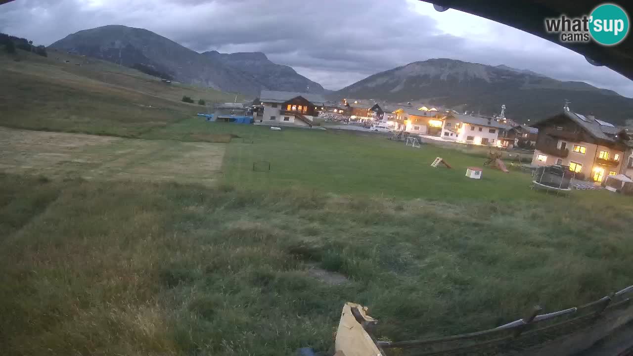 Livigno live webcam – view on Livigno Ski School area – LivignoGO
