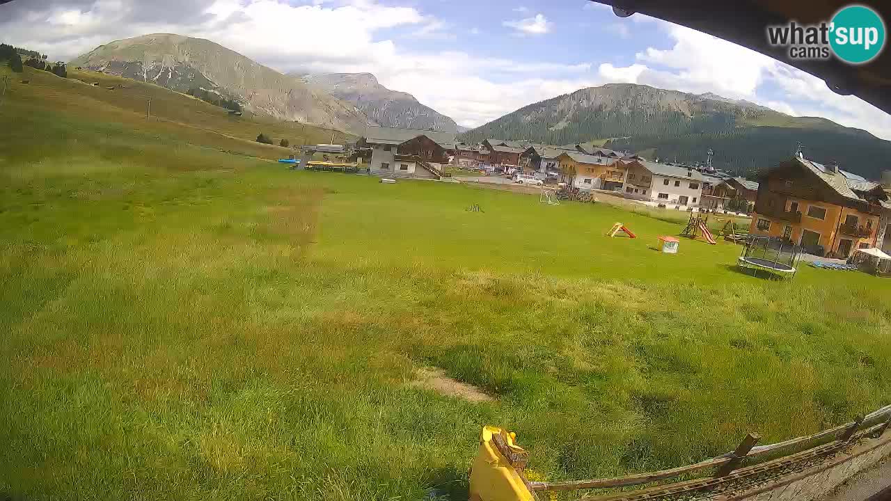 Livigno live webcam – view on Livigno Ski School area – LivignoGO
